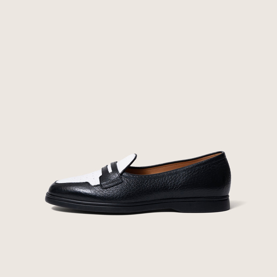 Hand crafted loafer by French Brand Timothee Paris black and white pebbled leather with black rubber sole Profile photo