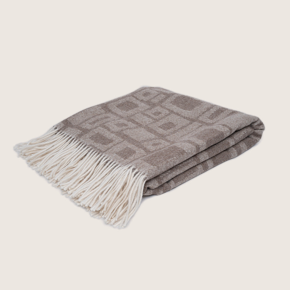 Timothee Paris BABY ALPACA collection big square motif  side view