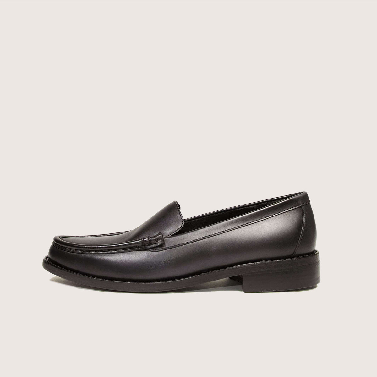 leather-loafer-1er-jour-made-in-France-with-italian-box-leather-profile-photo