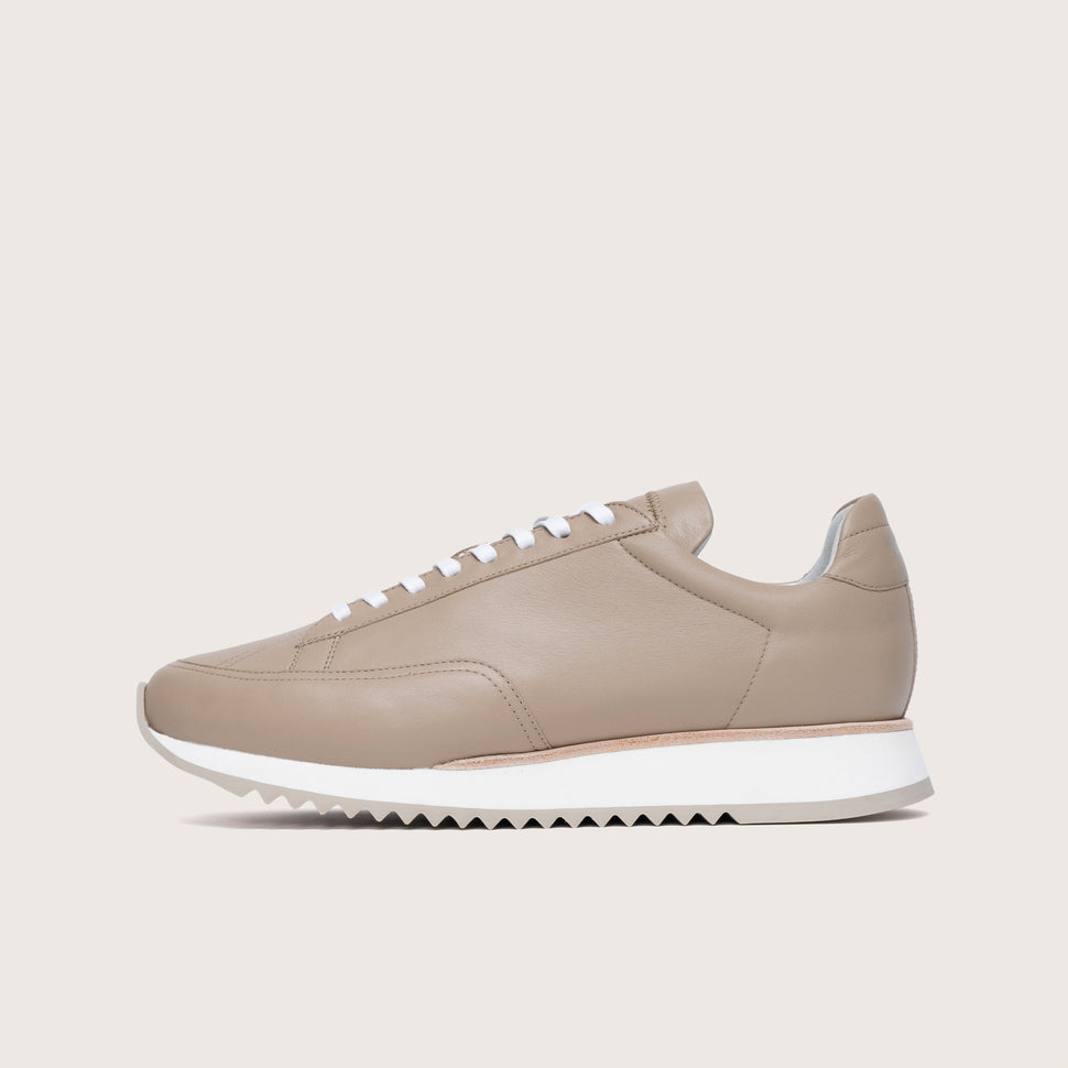 Timothee paris sneaker Cabourg Cloud taupe semi aniline leather white sole profile photo