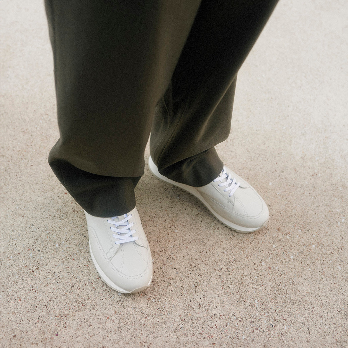 Timothee paris sneaker cabourg cotton white worn by a man