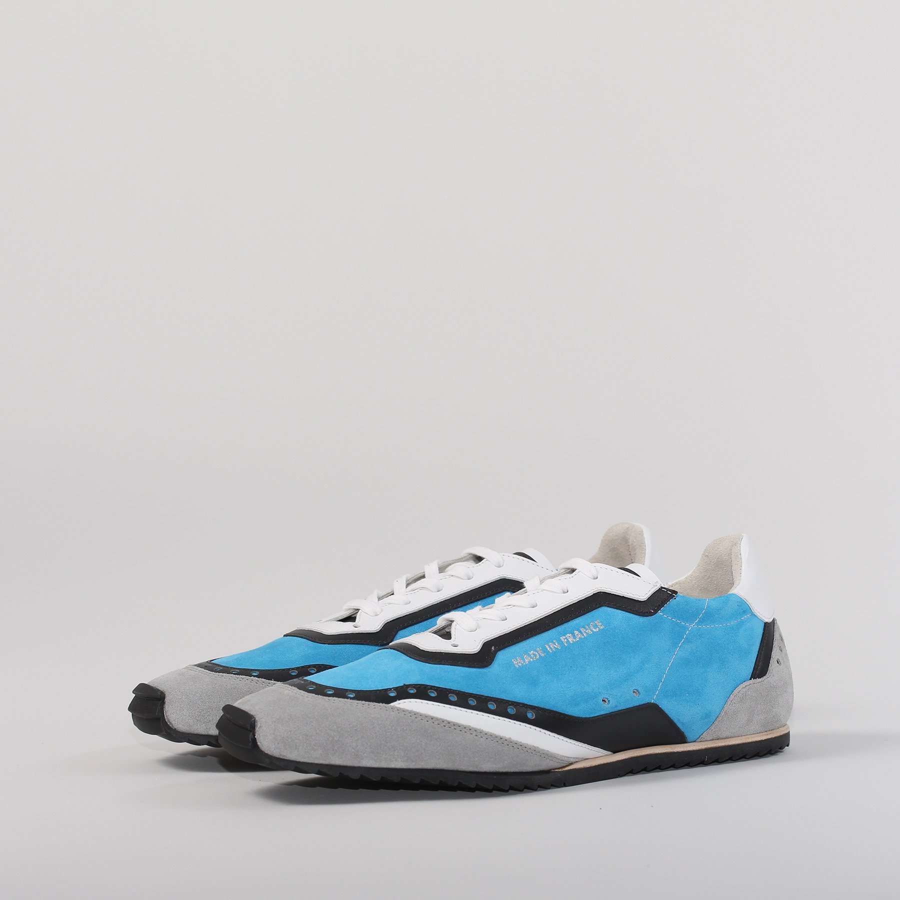 both-shoes-azure-loix-timothee-paris-side-view-big-size-picture